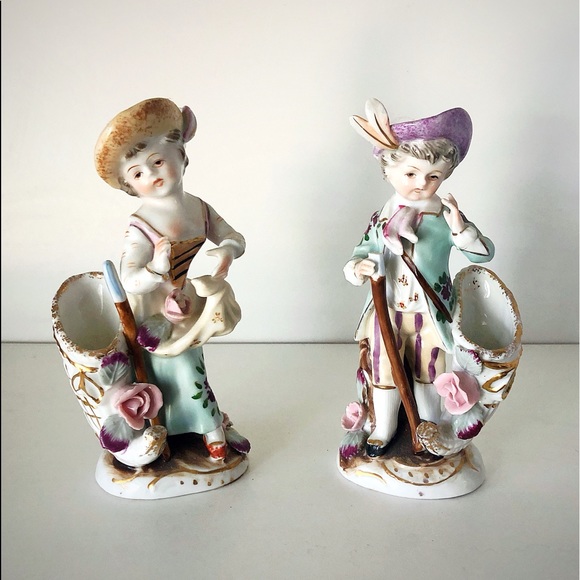 Antique | Colonial Pair w/ Small Vases